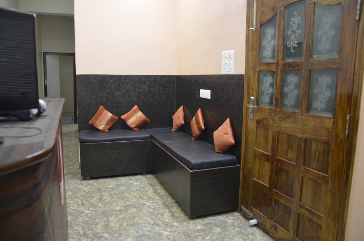 Oyo 7622 Varanasi Stays Exterior photo